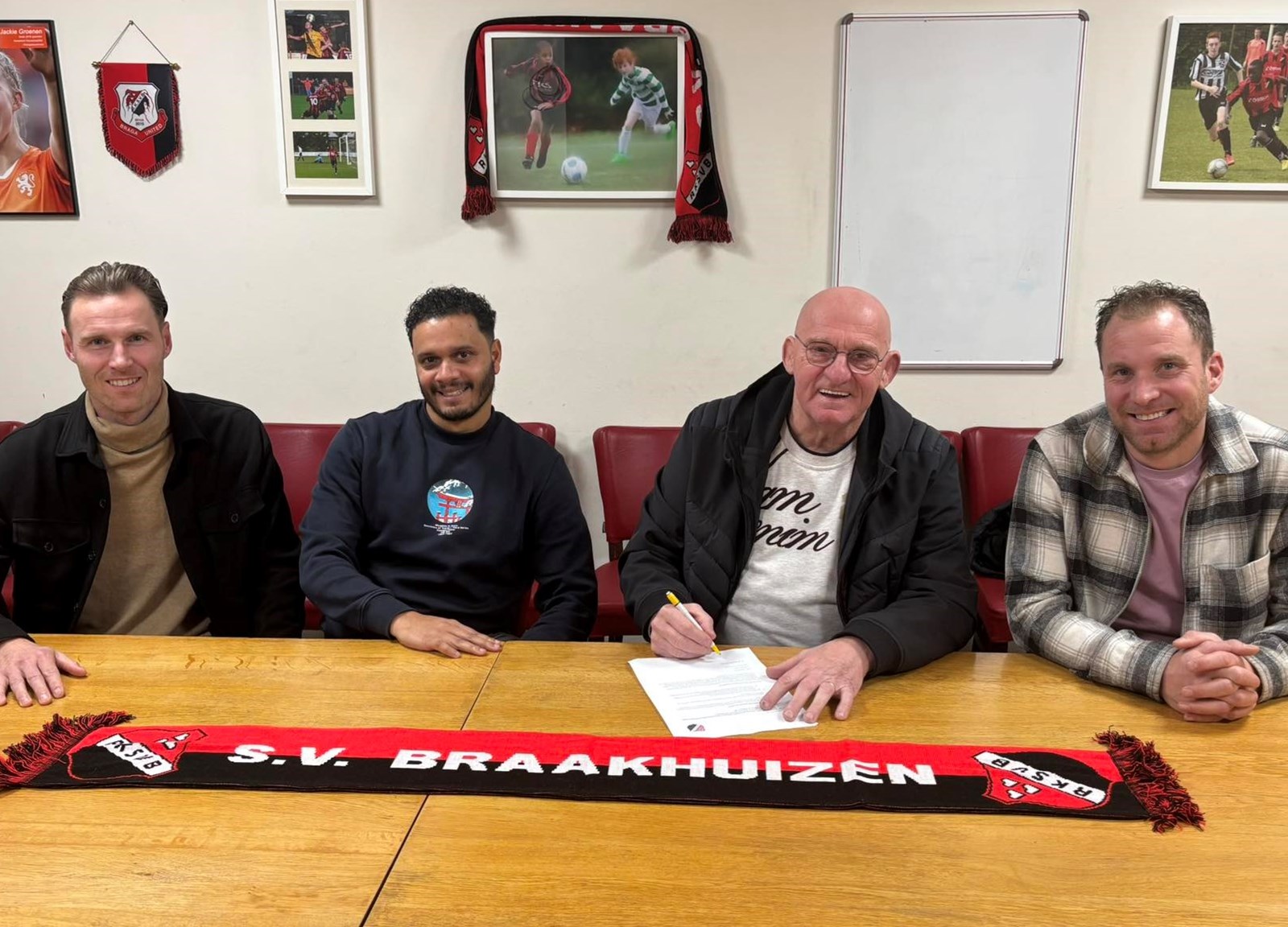 EN OOK NIEUWE HOOFDTRAINER VOOR SV BRAAKHUIZEN 2 ⚽🔴⚫️